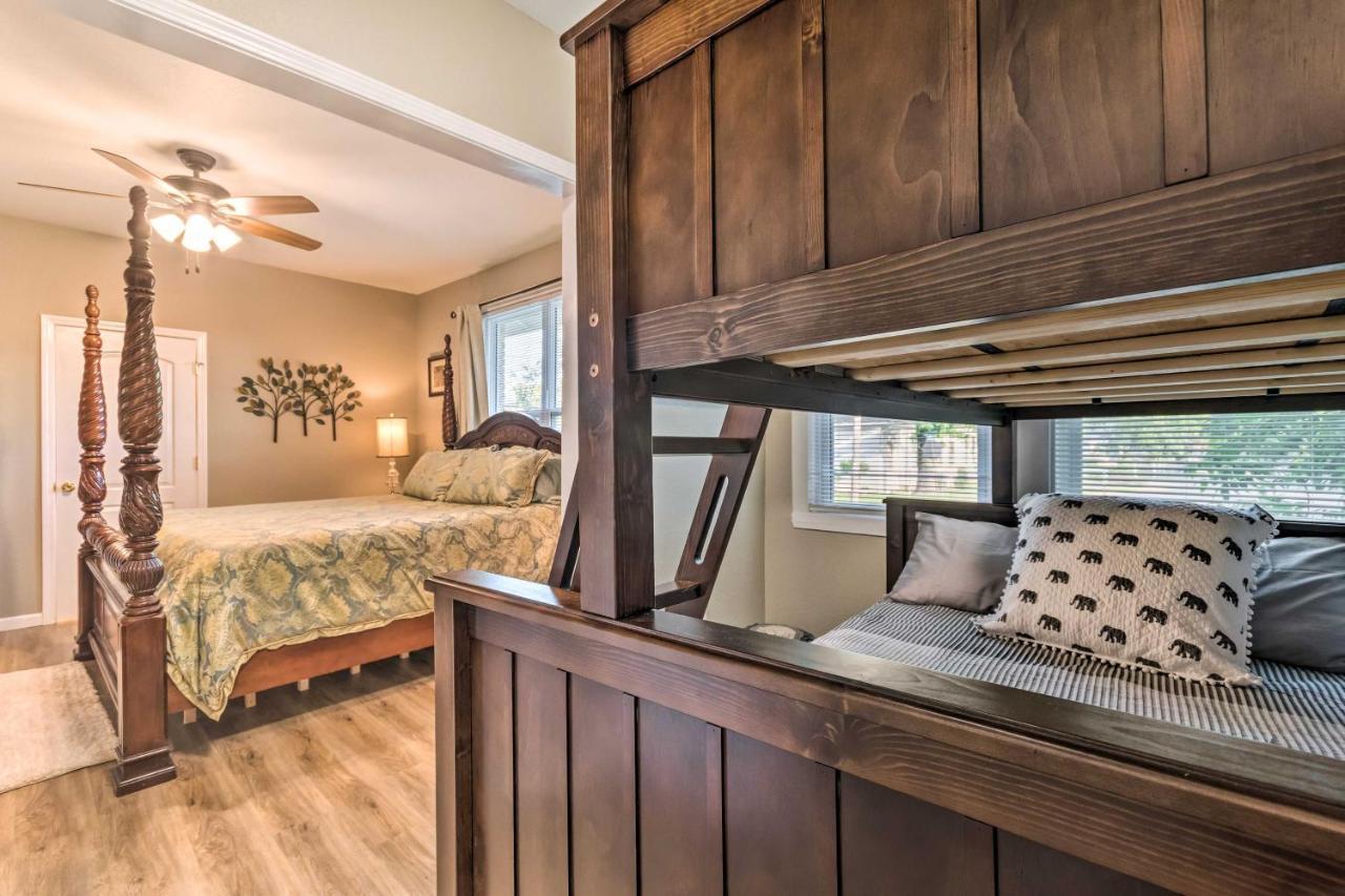 Remodeled Downtown Hot Springs Home With Porch Exterior foto
