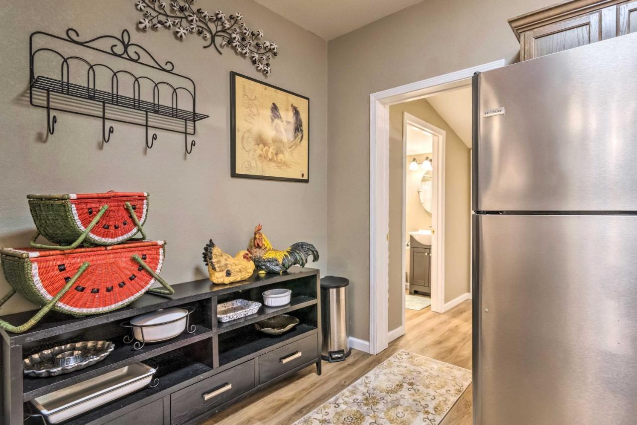 Remodeled Downtown Hot Springs Home With Porch Exterior foto