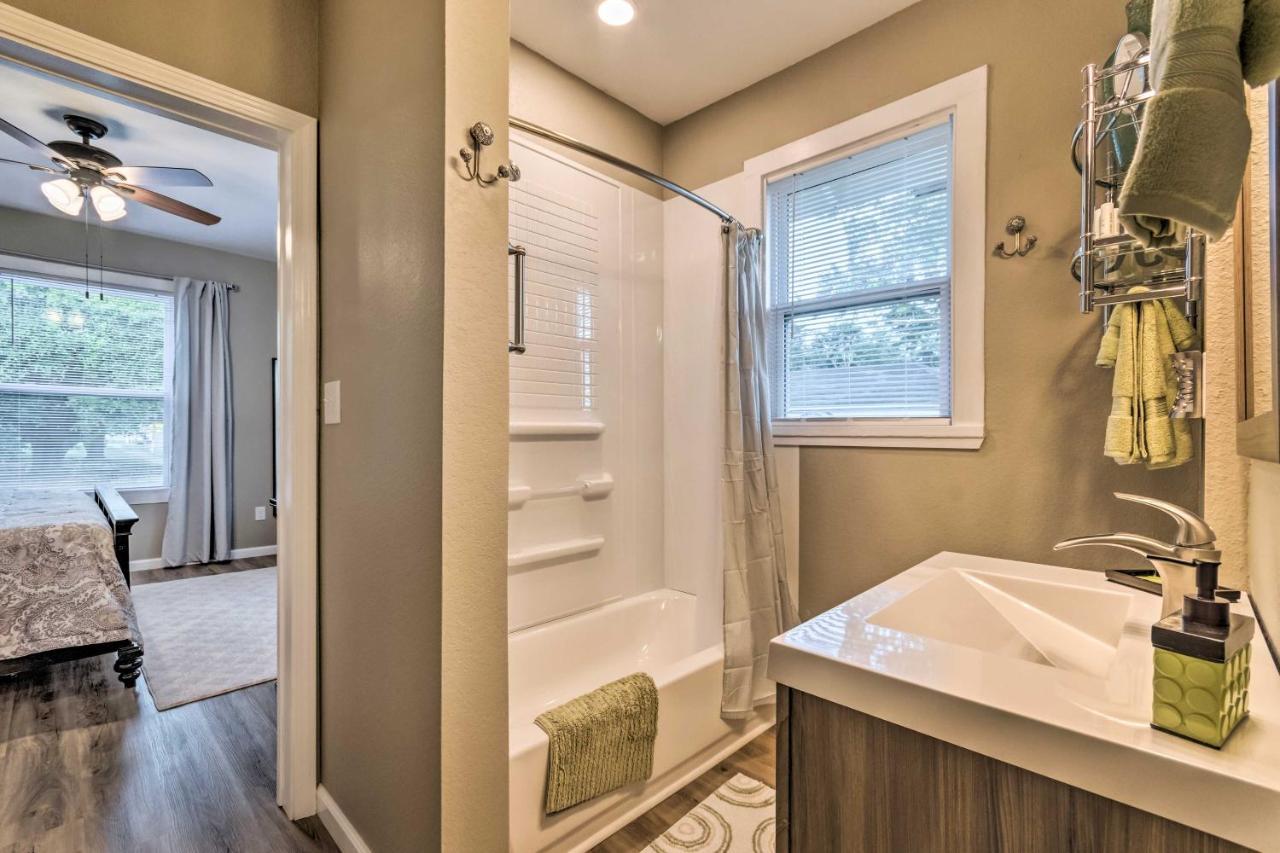Remodeled Downtown Hot Springs Home With Porch Exterior foto