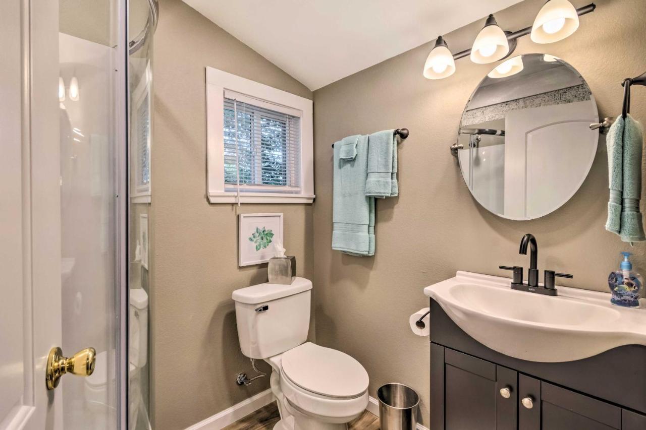 Remodeled Downtown Hot Springs Home With Porch Exterior foto
